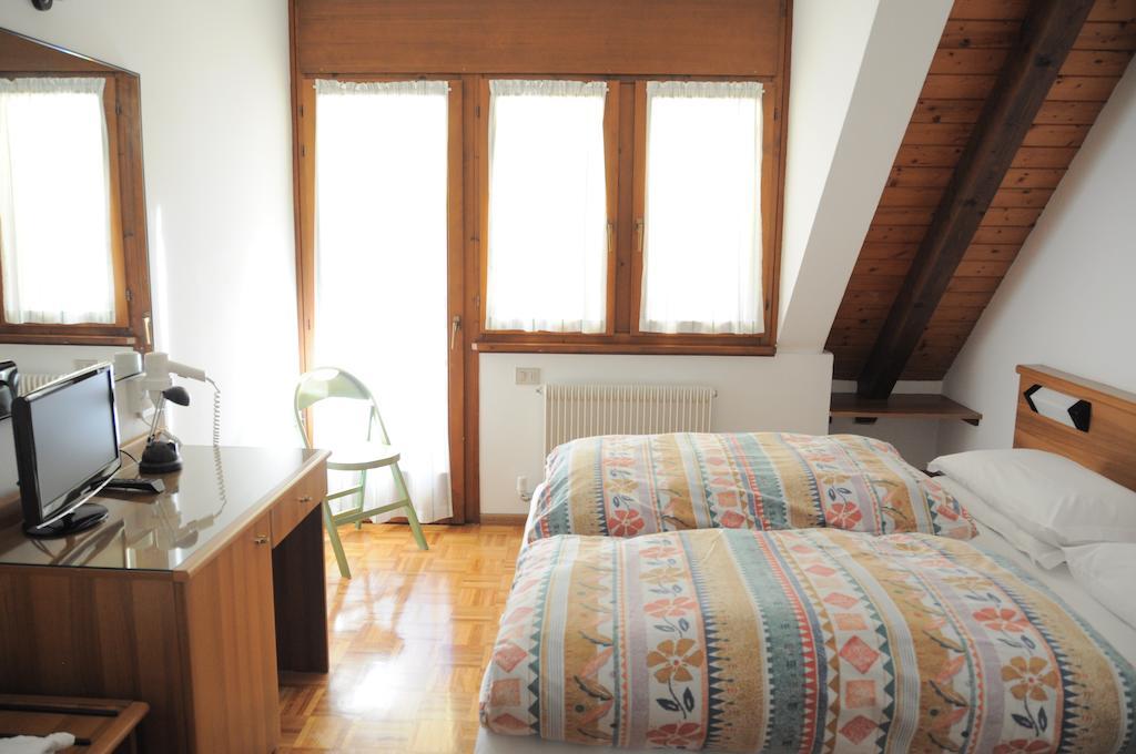 Hotel Europa Cembra Cembra Lisignago Room photo