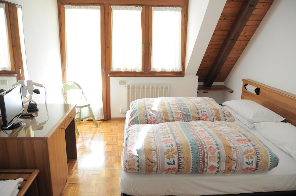 Hotel Europa Cembra Cembra Lisignago Room photo